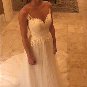 Essence of Australia Wedding Dress